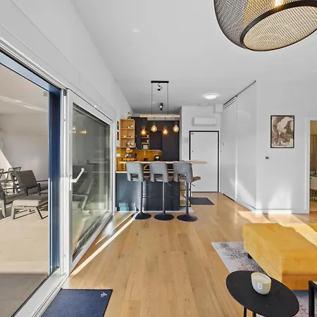 Sea View Penthouse Istra 公寓 *