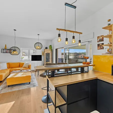 Sea View Penthouse Istra * 班约勒