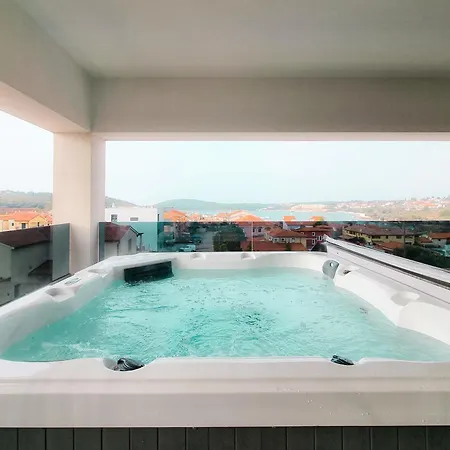 Sea View Penthouse Istra 公寓